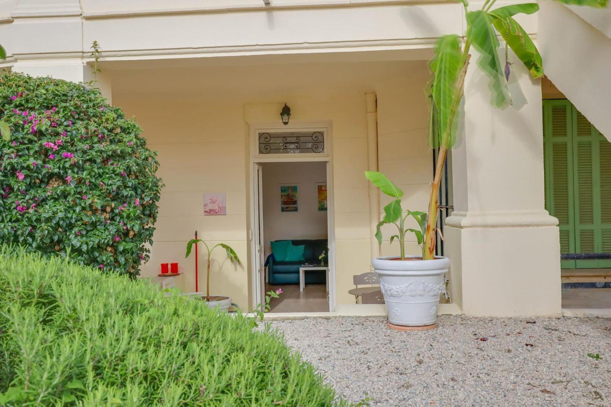 "Le Garavan Palace" Idyllique, Proche Gare Et Plage Menton Exteriör bild