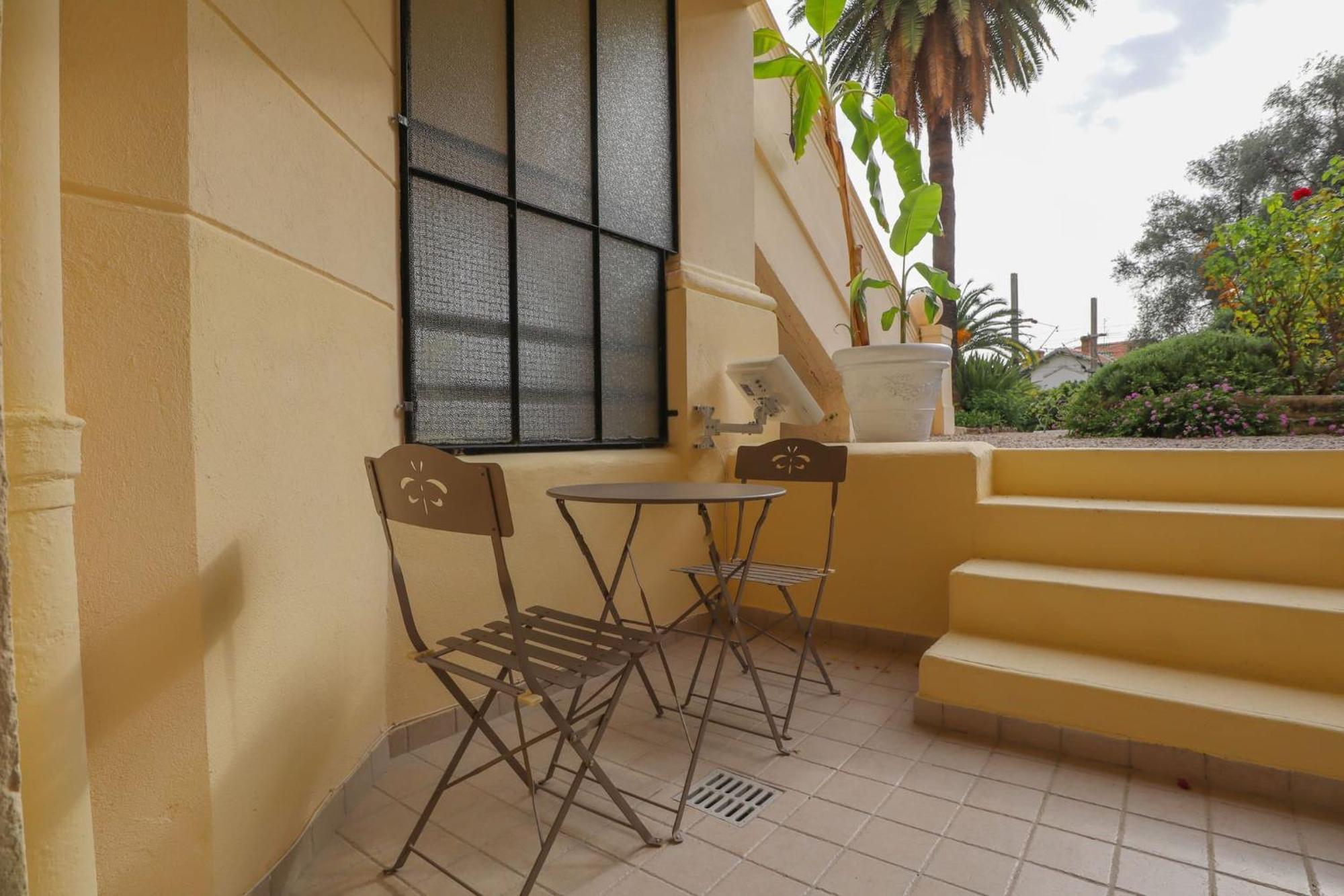 "Le Garavan Palace" Idyllique, Proche Gare Et Plage Menton Exteriör bild