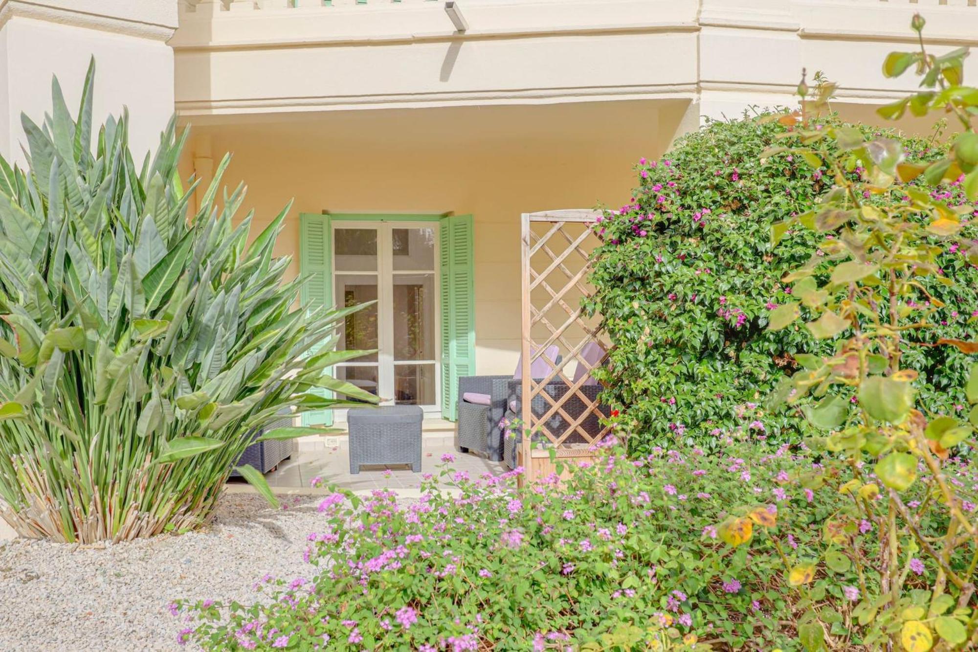"Le Garavan Palace" Idyllique, Proche Gare Et Plage Menton Exteriör bild